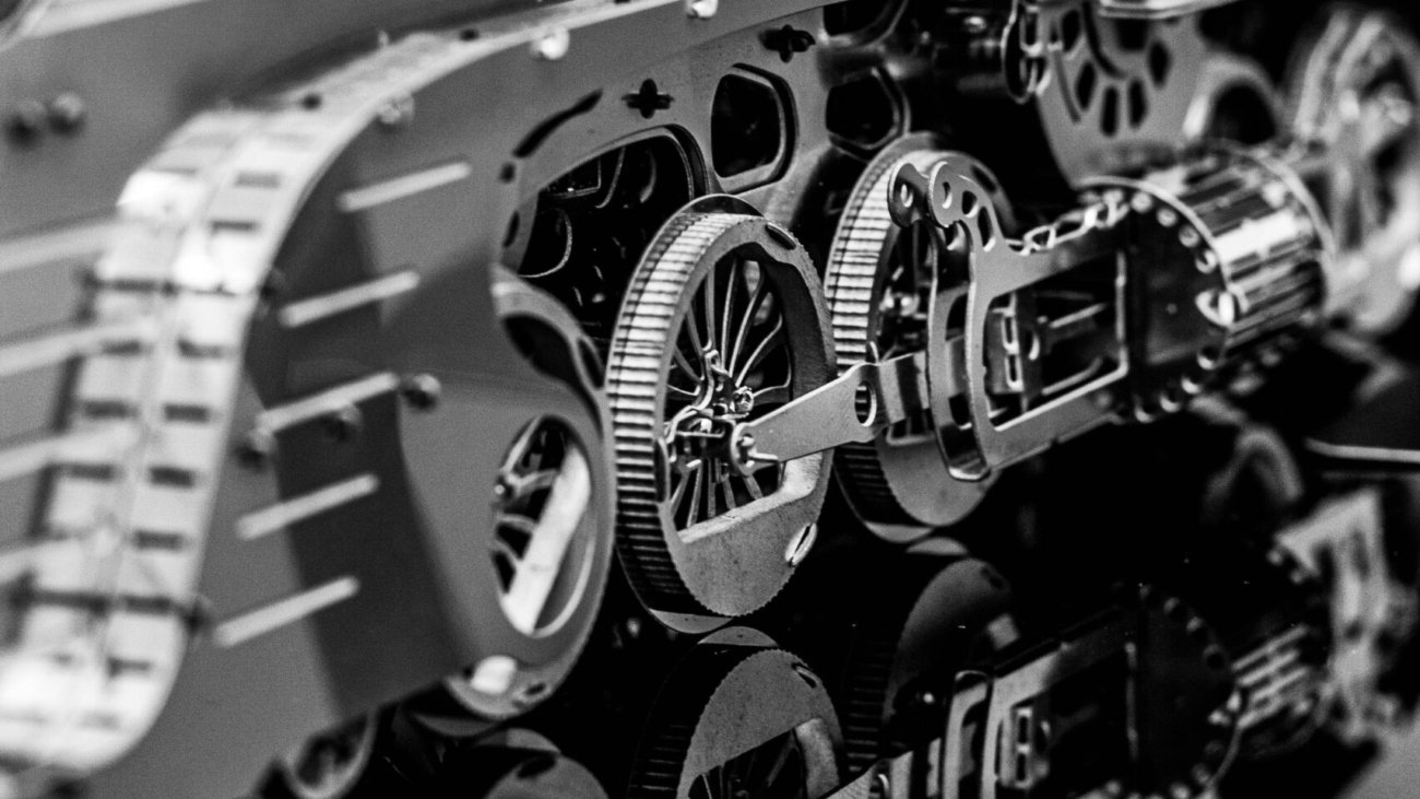 black and white electronic device